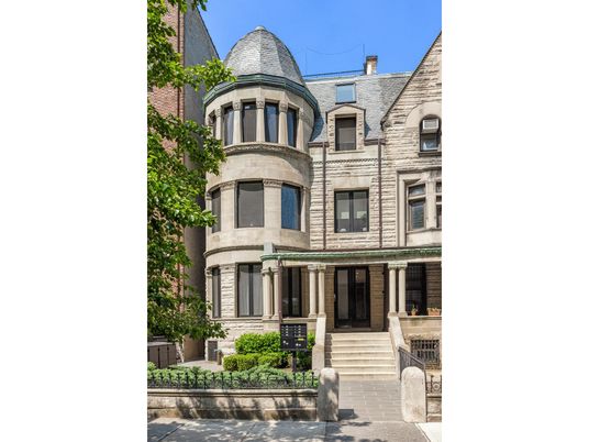 Exterior, Facade, Queen Anne Victorian