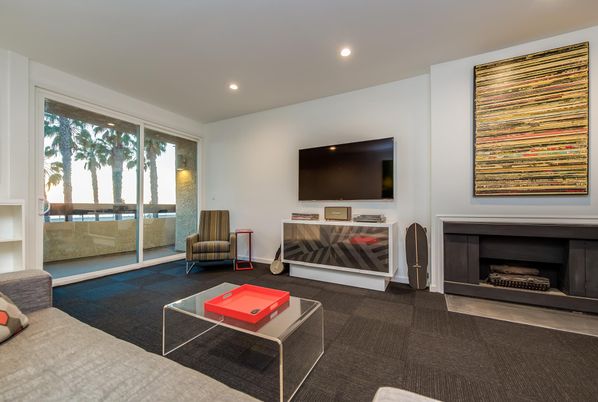 Fireplace, Interior, Living room, Recessed Lighting