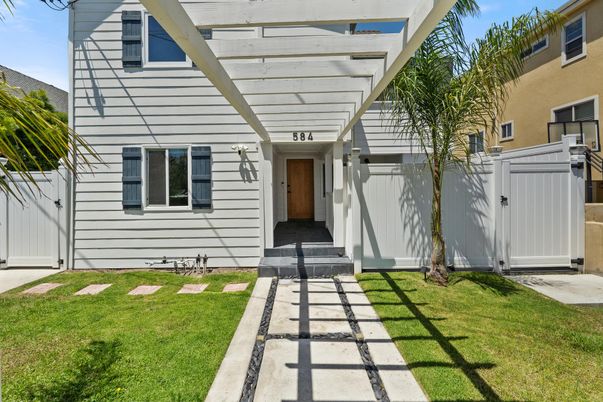Exterior, Facade, None