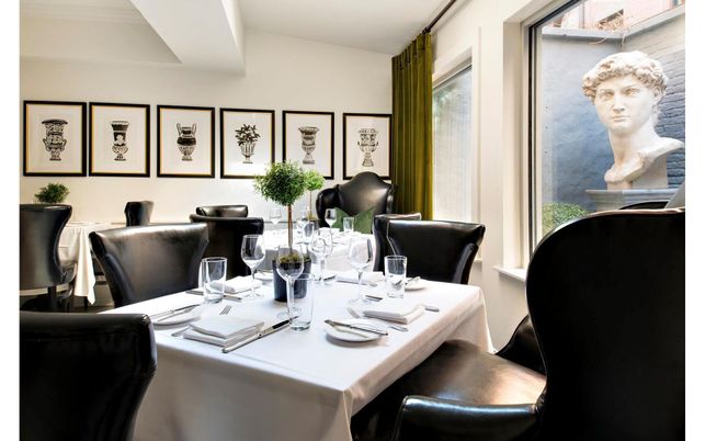 Dining room, Interior