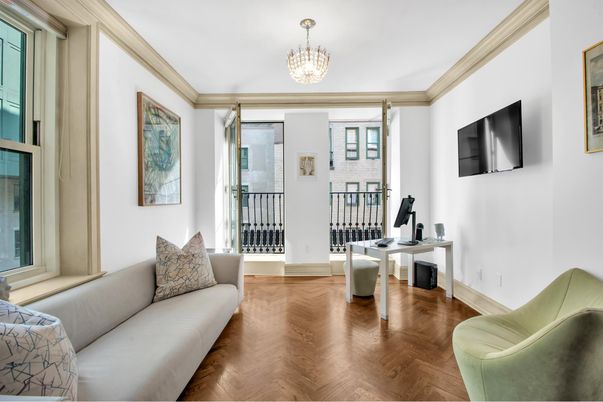 Chandelier, Interior, Living room, Wood Texture Flooring