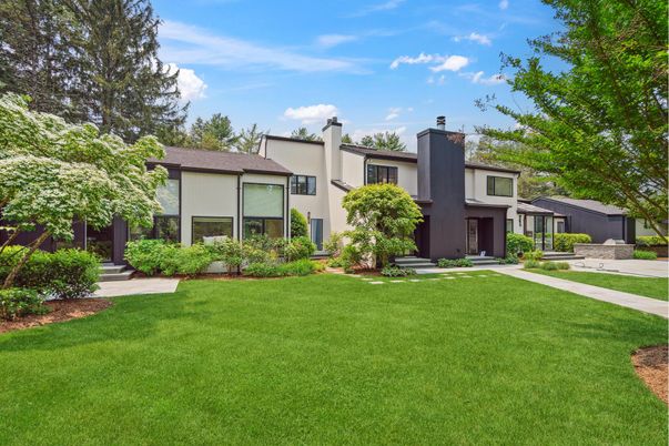 Backyard, Exterior, Facade, Modern