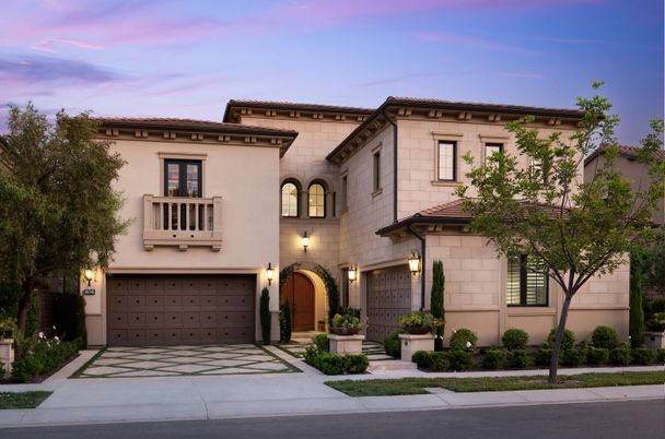 Attached, Exterior, Facade, Mediterranean