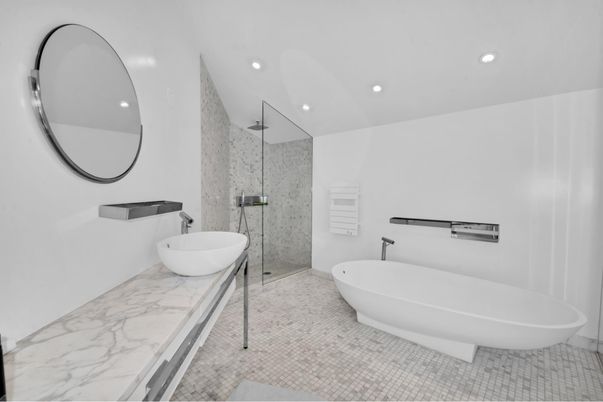Bathroom, Free Standing Baths, Glass Shower, Interior, Recessed Lighting