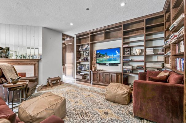Fireplace, Interior, Living room, Recessed Lighting