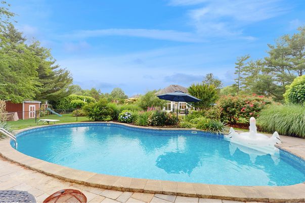 Exterior, Playground, Pool