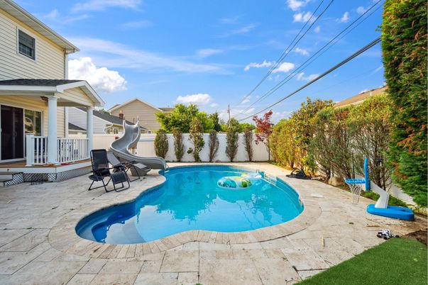 Exterior, Playground, Pool