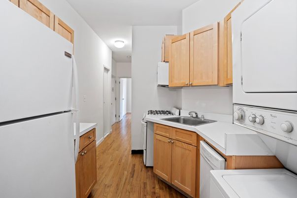 Interior, Kitchen, Utility Closets, Washer, Wood Texture Flooring