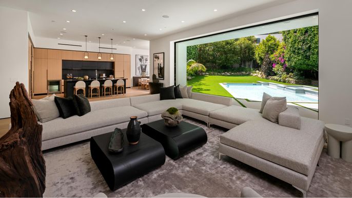 Dining room, Interior, Kitchen, Living room, Pendant Lights, Recessed Lighting, Stainless Steel Appliances