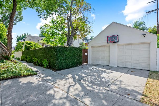 Detached Garage, Exterior