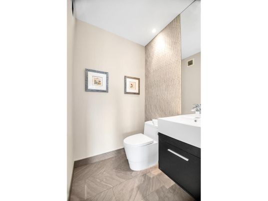 Bathroom, Interior, Recessed Lighting