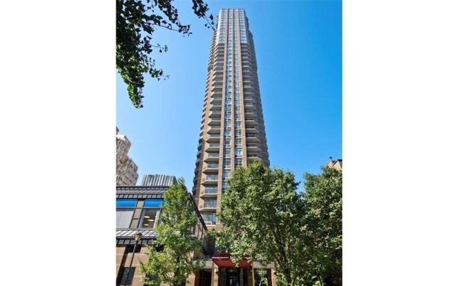 Exterior, Facade, Highrise
