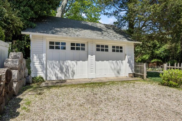 Detached Garage, Exterior