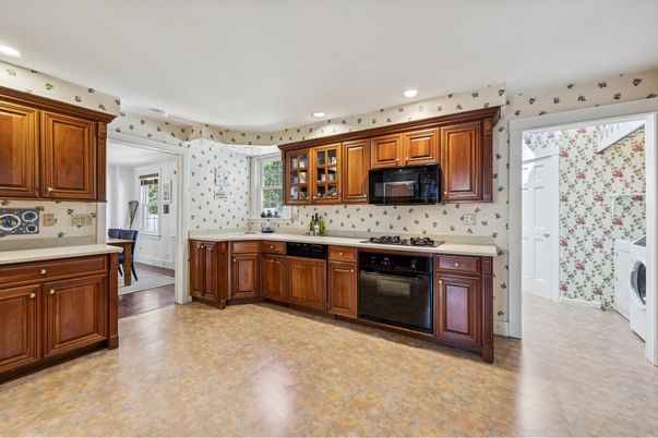 Interior, Kitchen, Recessed Lighting, Washer