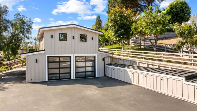 Detached Garage, Exterior
