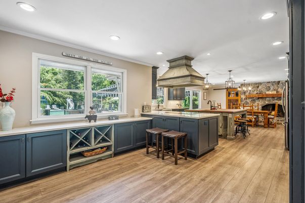 Fireplace, Interior, Kitchen, Pendant Lights, Recessed Lighting, Wood Texture Flooring