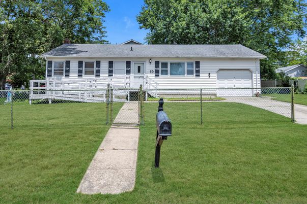 Attached, Backyard, Exterior, Facade, Cape Cod
