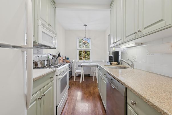 Dining room, Interior, Kitchen, Pendant Lights, Wood Texture Flooring