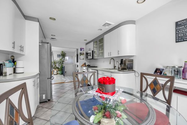 Dining room, Interior, Kitchen, Recessed Lighting