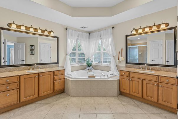 Bathroom, Dual Sink Vanities, Interior