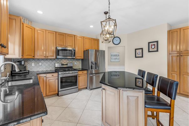 Dining room, Interior, Kitchen, Pendant Lights, Recessed Lighting, Stainless Steel Appliances