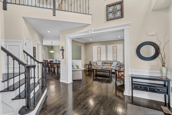 Dining room, Interior, Living room, Pendant Lights, Recessed Lighting, Wood Texture Flooring