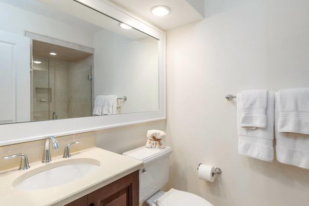 Bathroom, Interior, Recessed Lighting