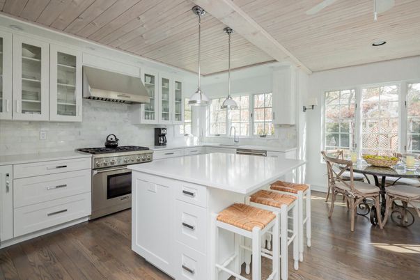 Dining room, Interior, Kitchen, Pendant Lights, Stainless Steel Appliances, Wooden Ceilings, Wood Texture Flooring