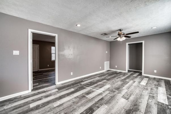 Empty room, Interior, Recessed Lighting, Wood Texture Flooring