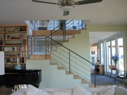 Interior, Piano