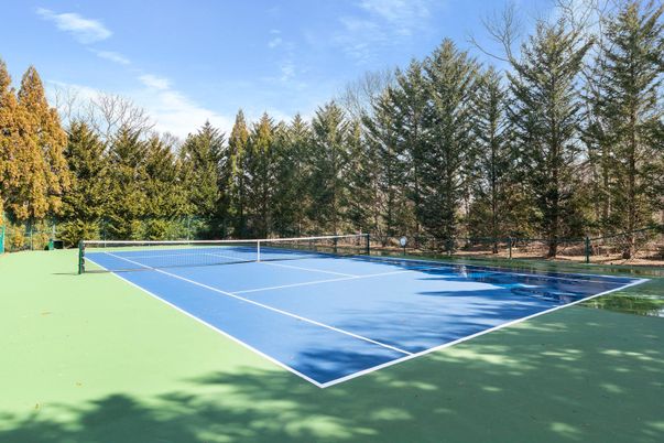 Exterior, Tennis Courts