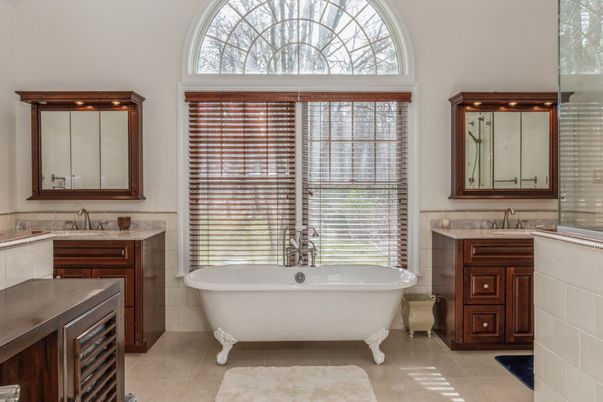 Bathroom, Free Standing Baths, Interior