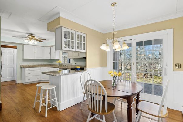 Dining room, Interior, Kitchen, Pendant Lights, Wood Texture Flooring
