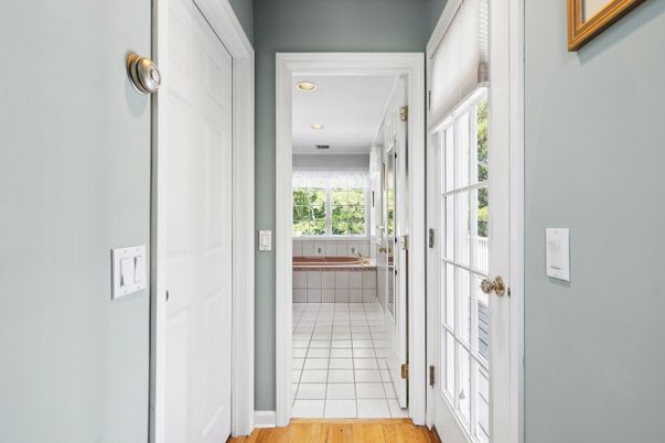 Bathroom, Interior, Recessed Lighting, Wood Texture Flooring