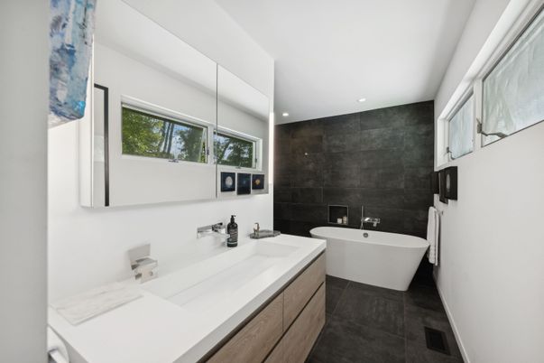 Bathroom, Dual Sink Vanities, Free Standing Baths, Interior, Recessed Lighting