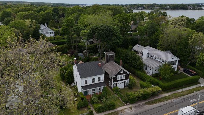 Exterior, Drone