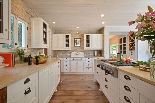 Interior, Kitchen, Recessed Lighting, Stone Walls, Wooden Ceilings, Wood Texture Flooring