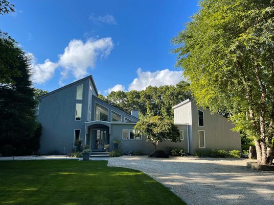 Backyard, Exterior, Facade, Farmhouse