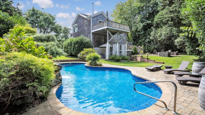Exterior, Pool