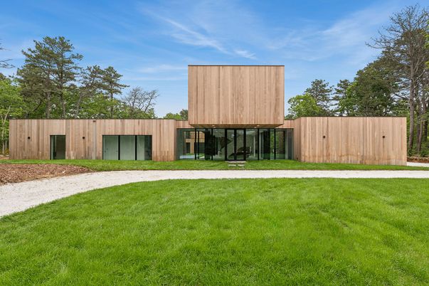 Backyard, Exterior, Facade, Modern