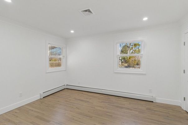 Empty room, Interior, Recessed Lighting, Wood Texture Flooring