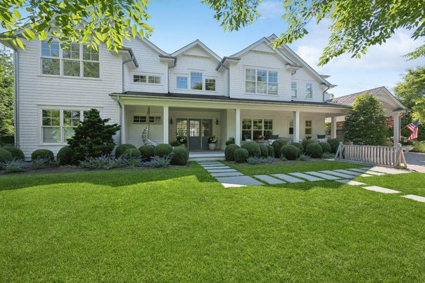 Exterior, Facade, Farmhouse