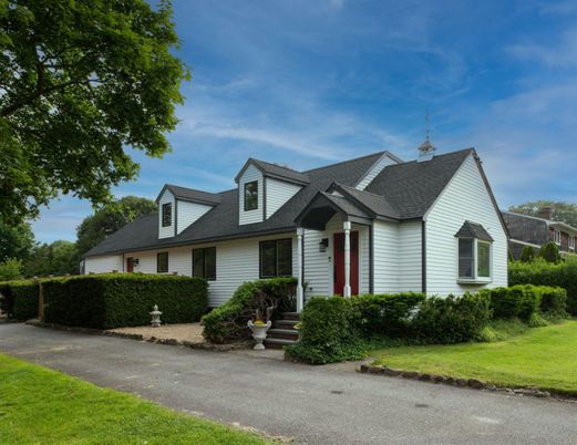 Exterior, Facade, Cape Cod