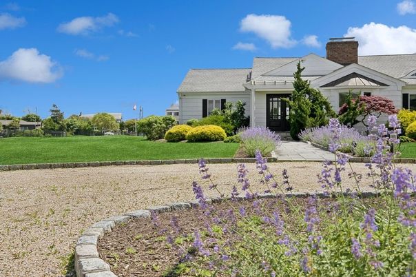 Backyard, Exterior, Facade, Ranch
