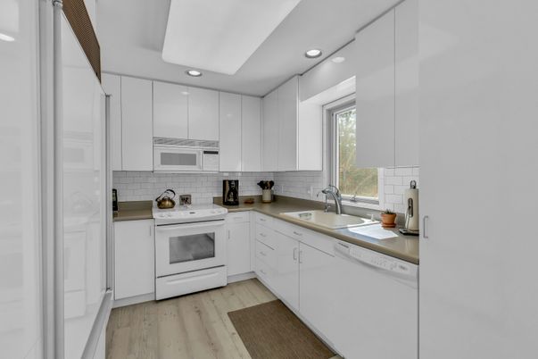 Interior, Kitchen, Recessed Lighting, Wood Texture Flooring