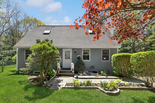 Backyard, Exterior, Facade, Cape Cod