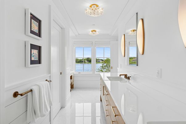 Bathroom, Dual Sink Vanities, Interior, Water