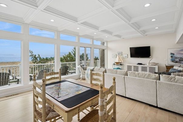 Interior, Living room, Recessed Lighting, Water, Wood Texture Flooring