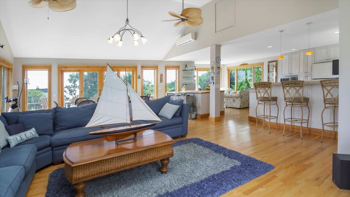 Interior, Kitchen, Living room, Pendant Lights, Recessed Lighting, Wood Texture Flooring