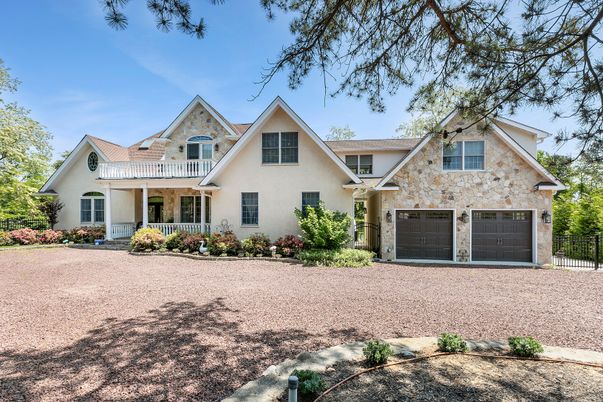 Attached, Exterior, Facade, Brick Traditional